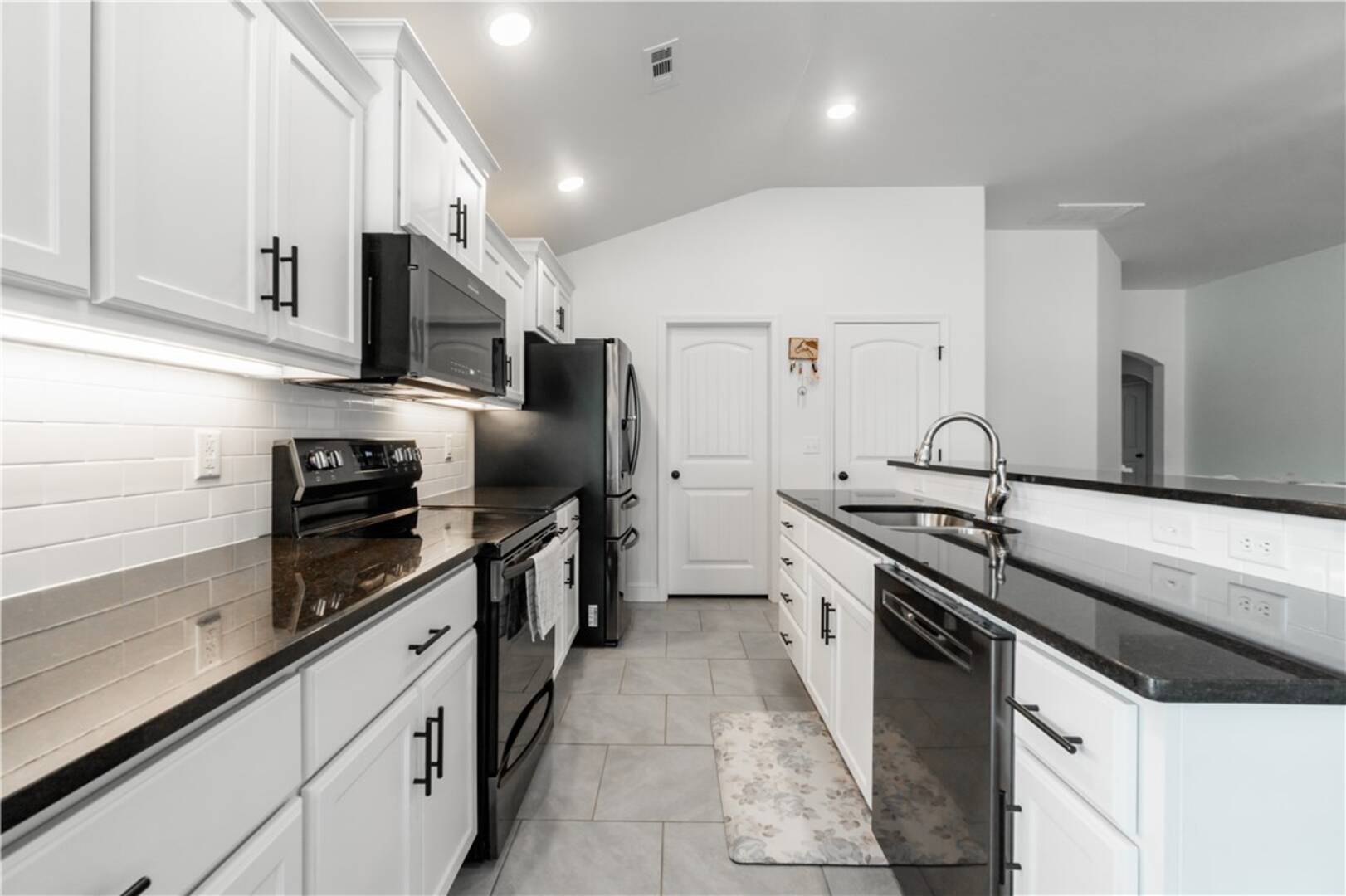 6107 NW Silas St Bentonville, AR 72713