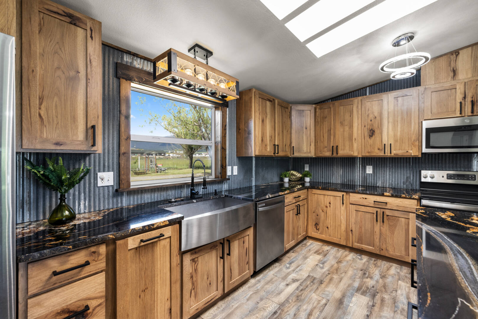 65659 Hwy 37 Eureka, MT 59917