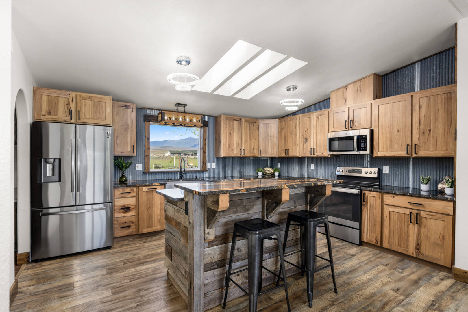 65659 Hwy 37 Eureka, MT 59917