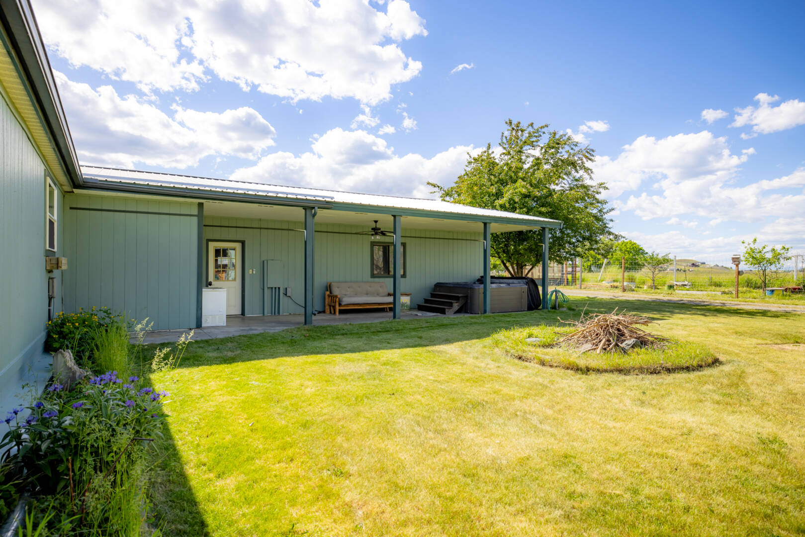 65659 Hwy 37 Eureka, MT 59917