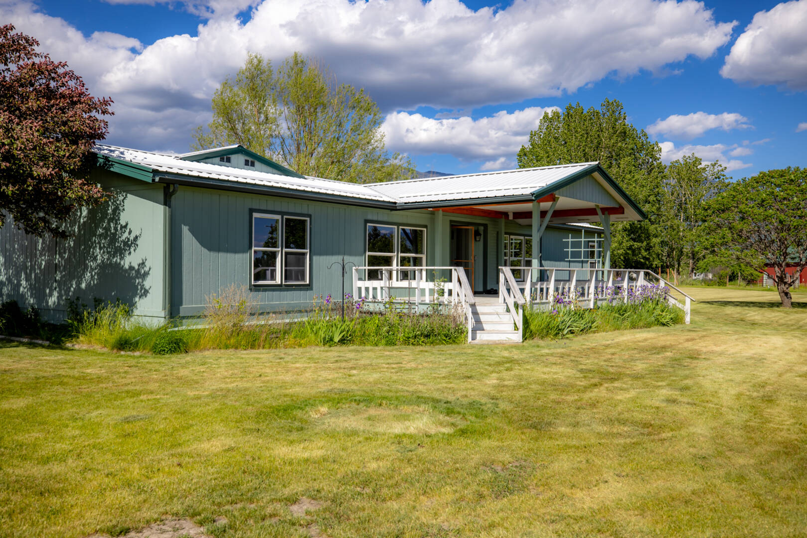65659 Hwy 37 Eureka, MT 59917