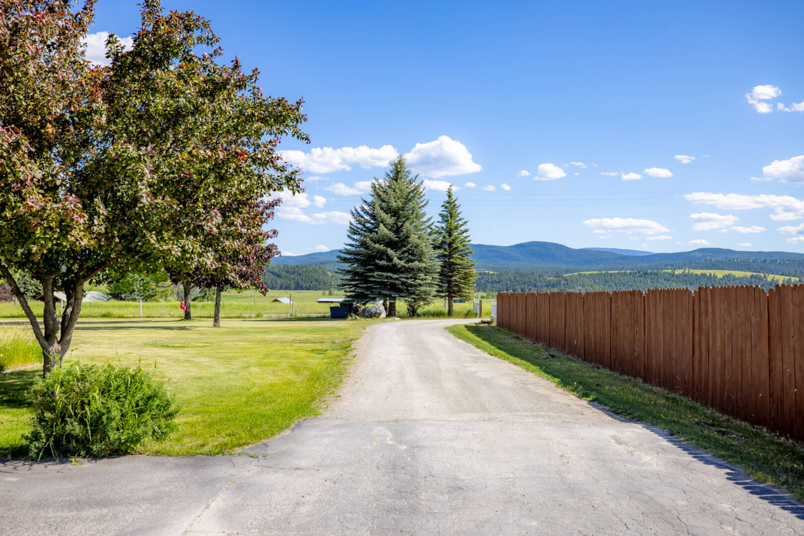 65659 Hwy 37 Eureka, MT 59917