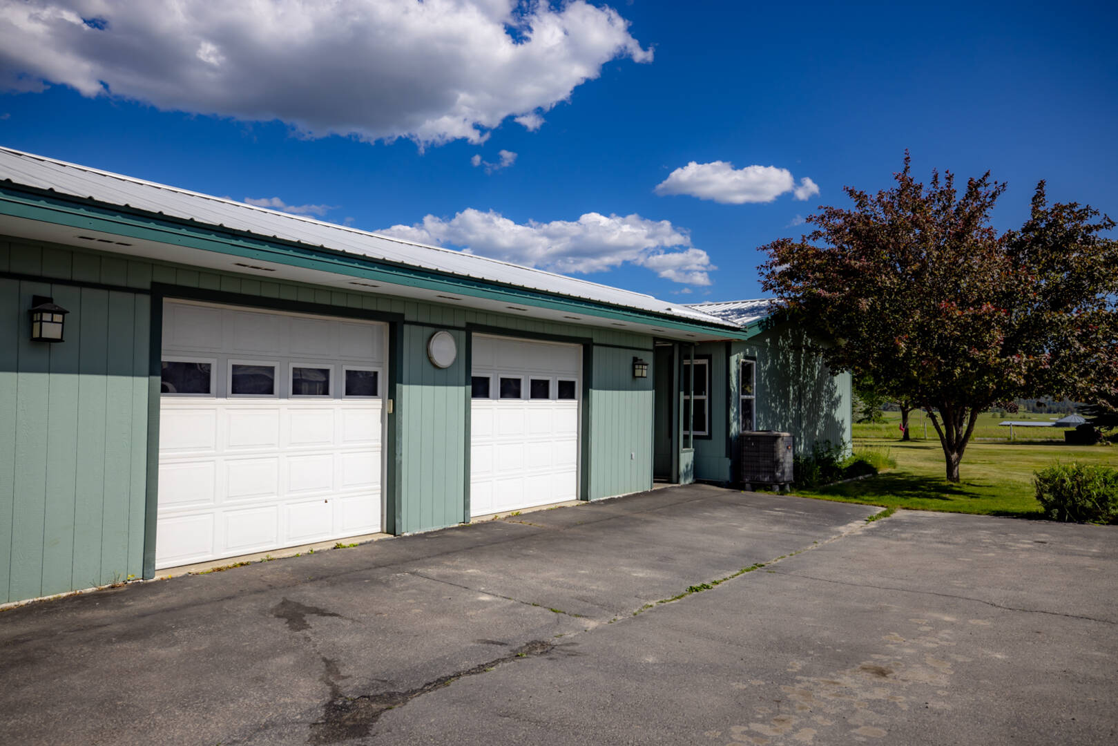 65659 Hwy 37 Eureka, MT 59917