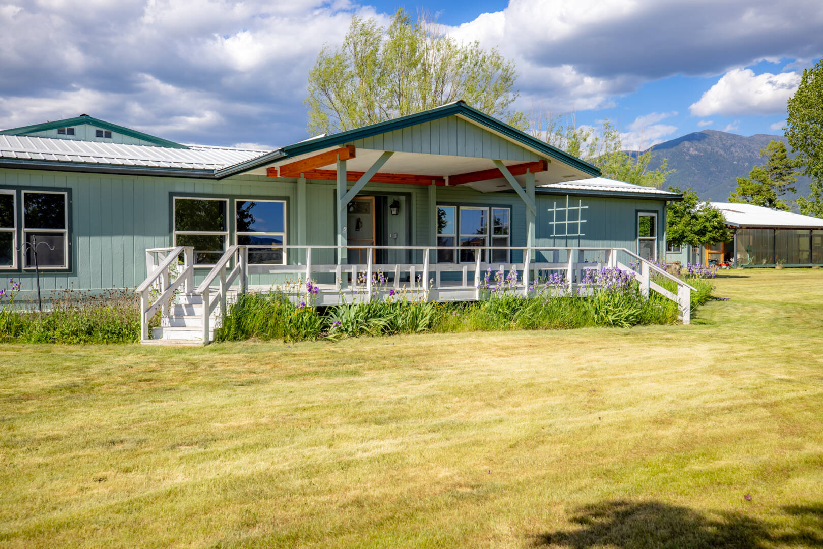 65659 Hwy 37 Eureka, MT 59917
