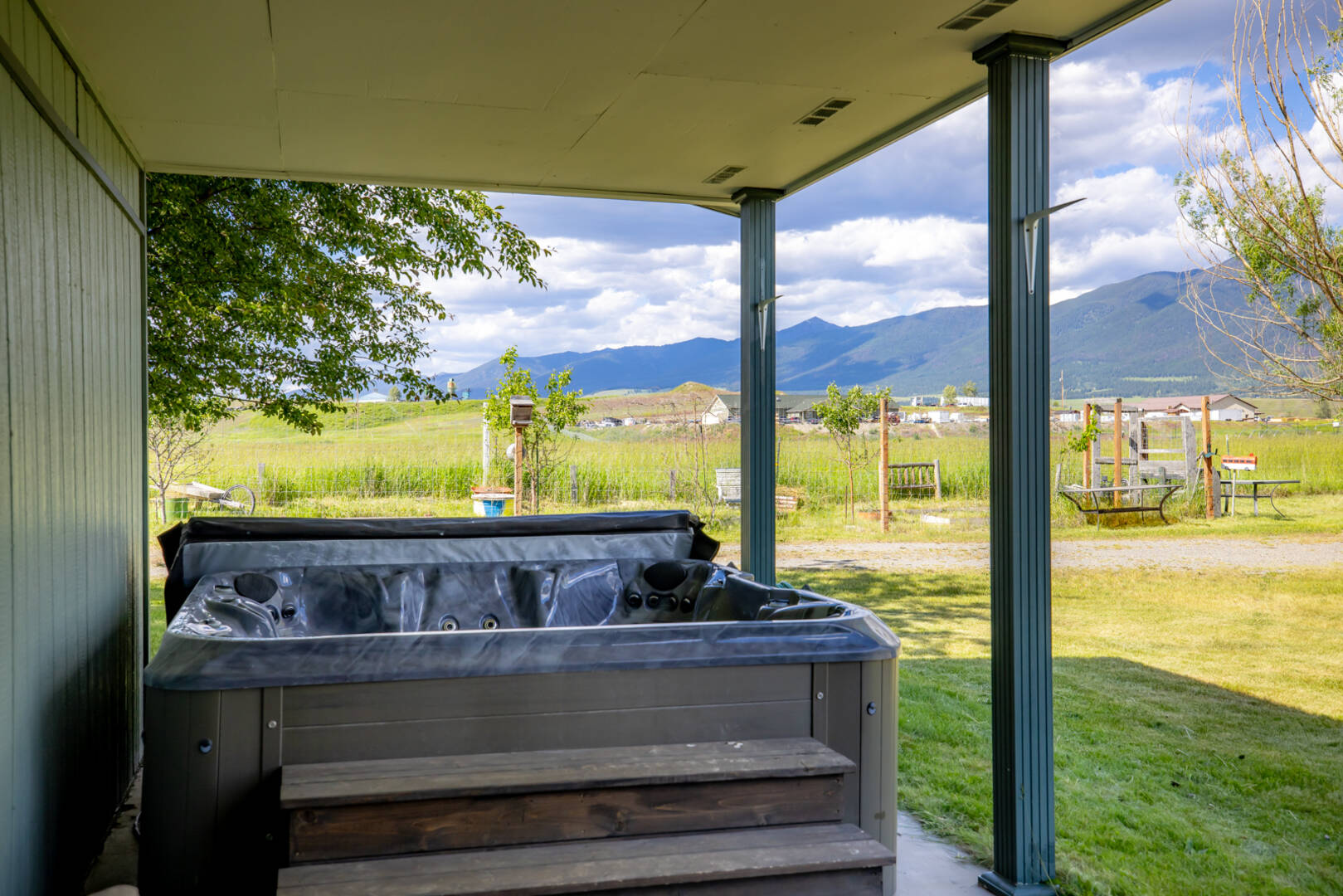 65659 Hwy 37 Eureka, MT 59917