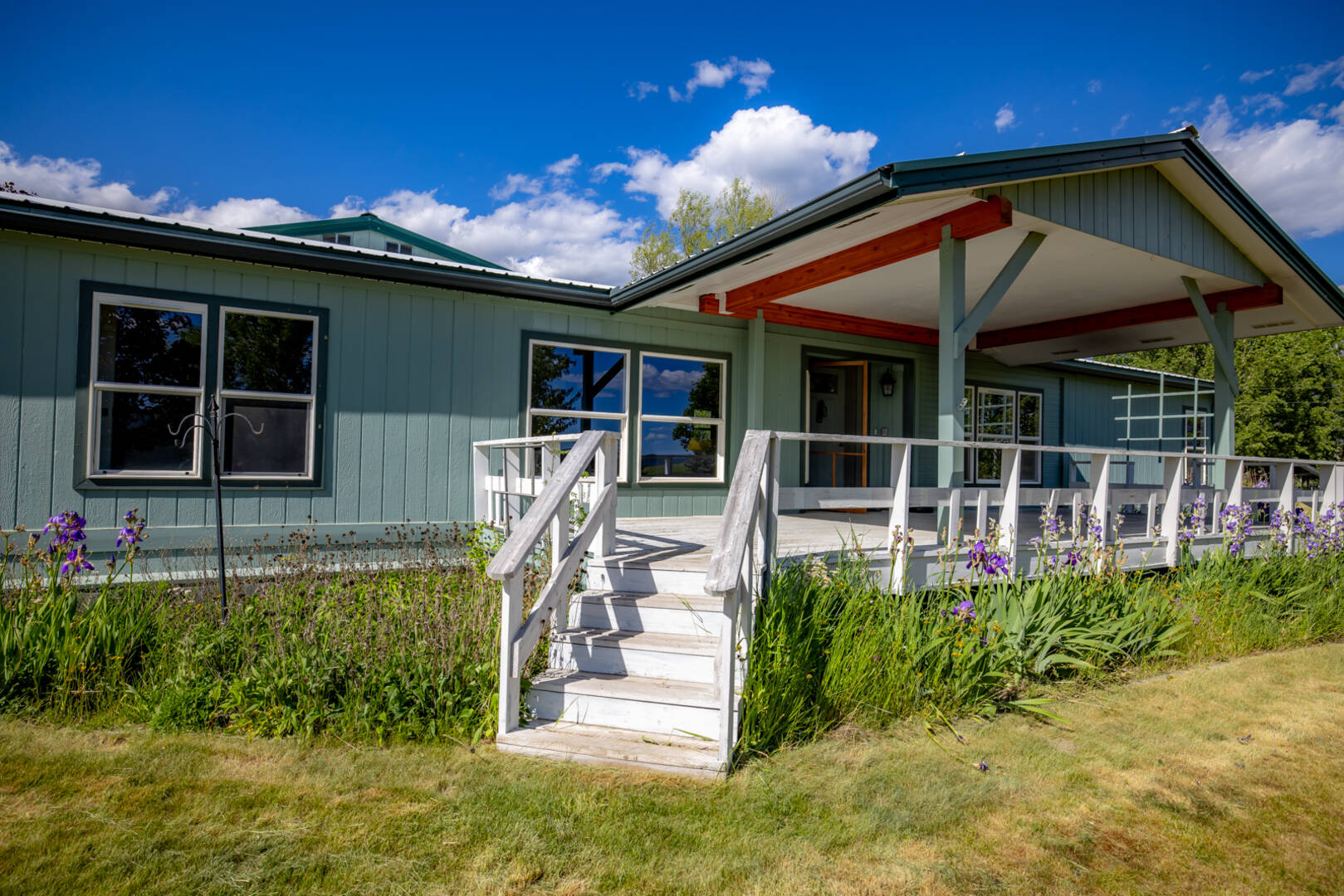 65659 Hwy 37 Eureka, MT 59917