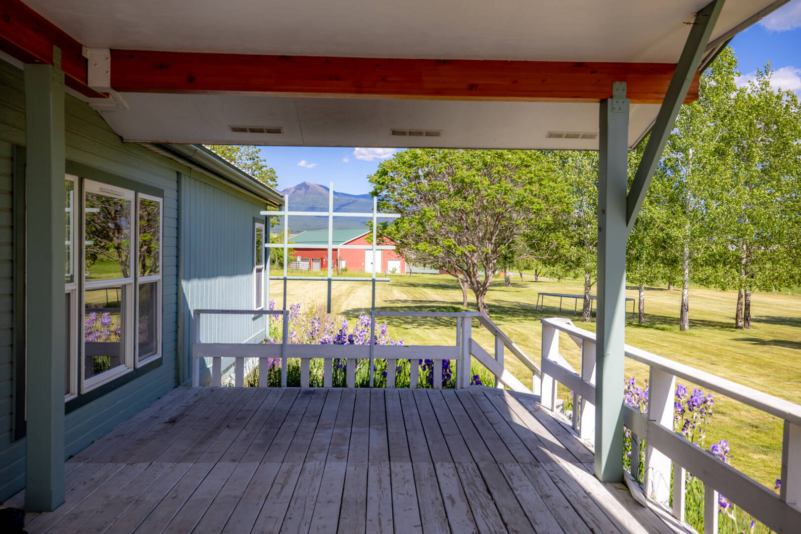 65659 Hwy 37 Eureka, MT 59917