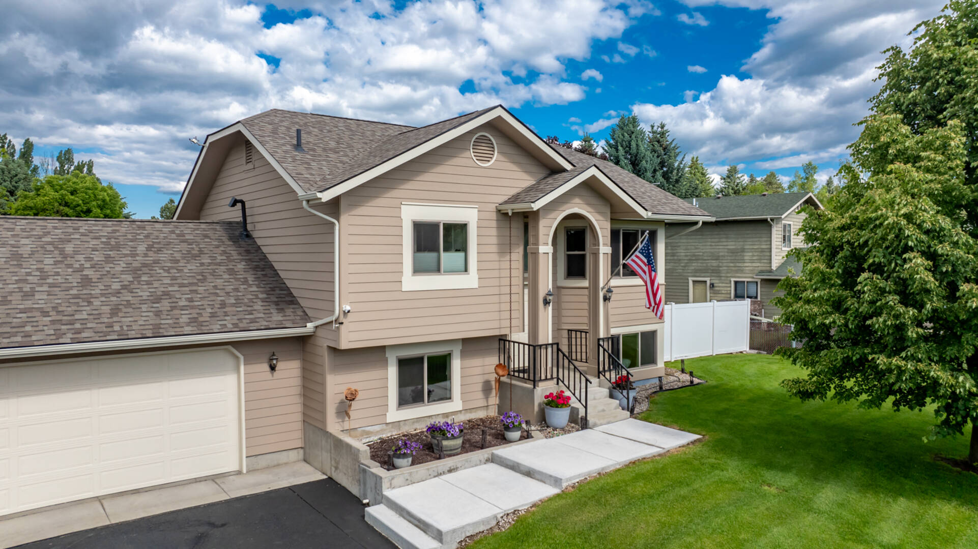 320 Sherry Ln Kalispell, MT 59901
