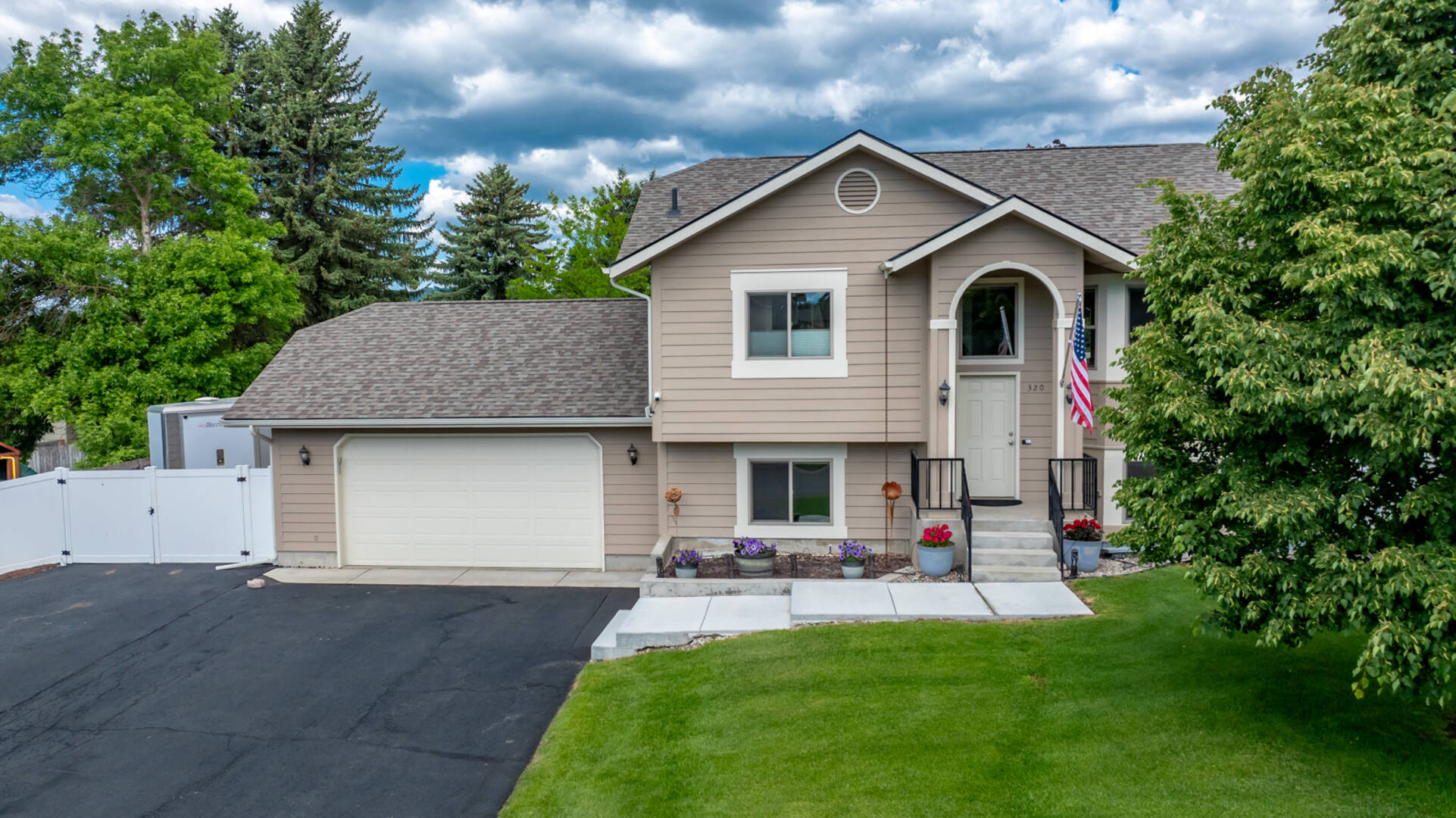320 Sherry Ln Kalispell, MT 59901