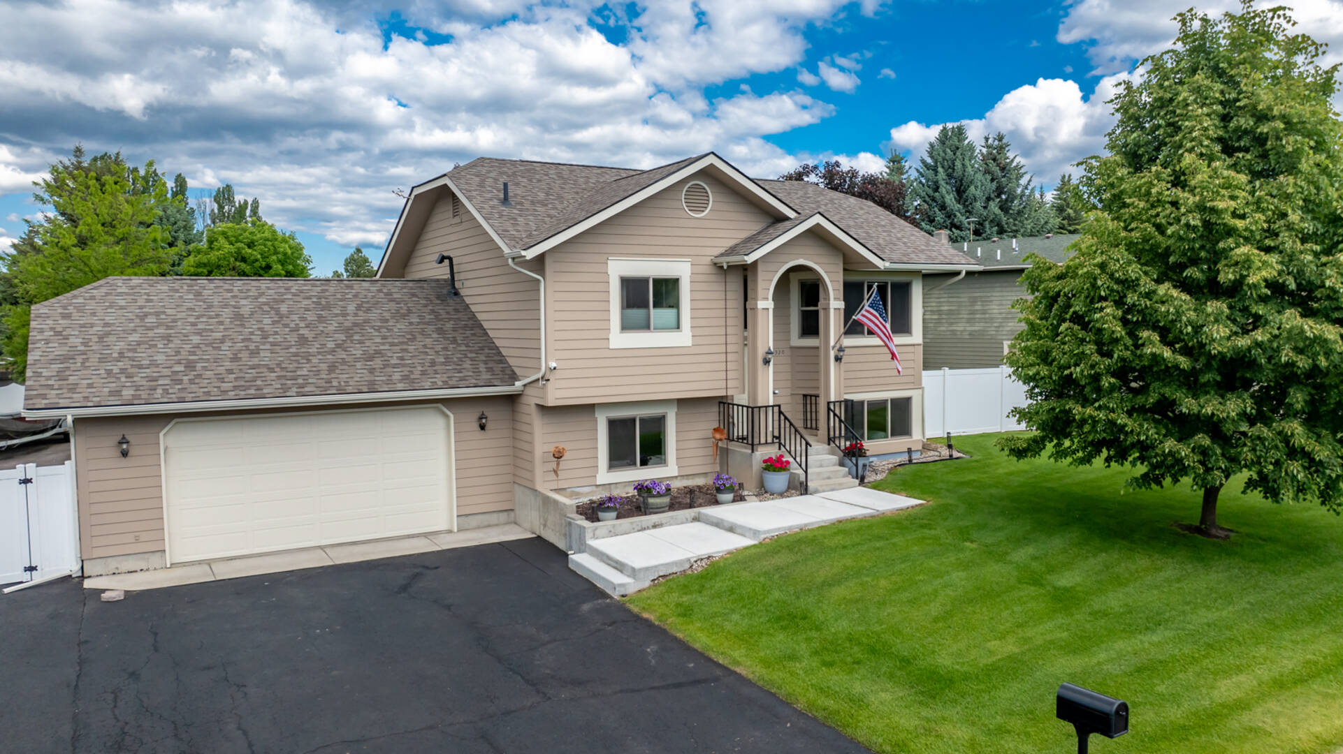320 Sherry Ln Kalispell, MT 59901