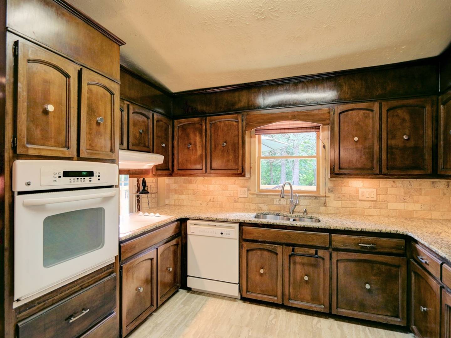 Brivity 3913 Ebenezer Road Marietta, GA 30066 Virtual Tour