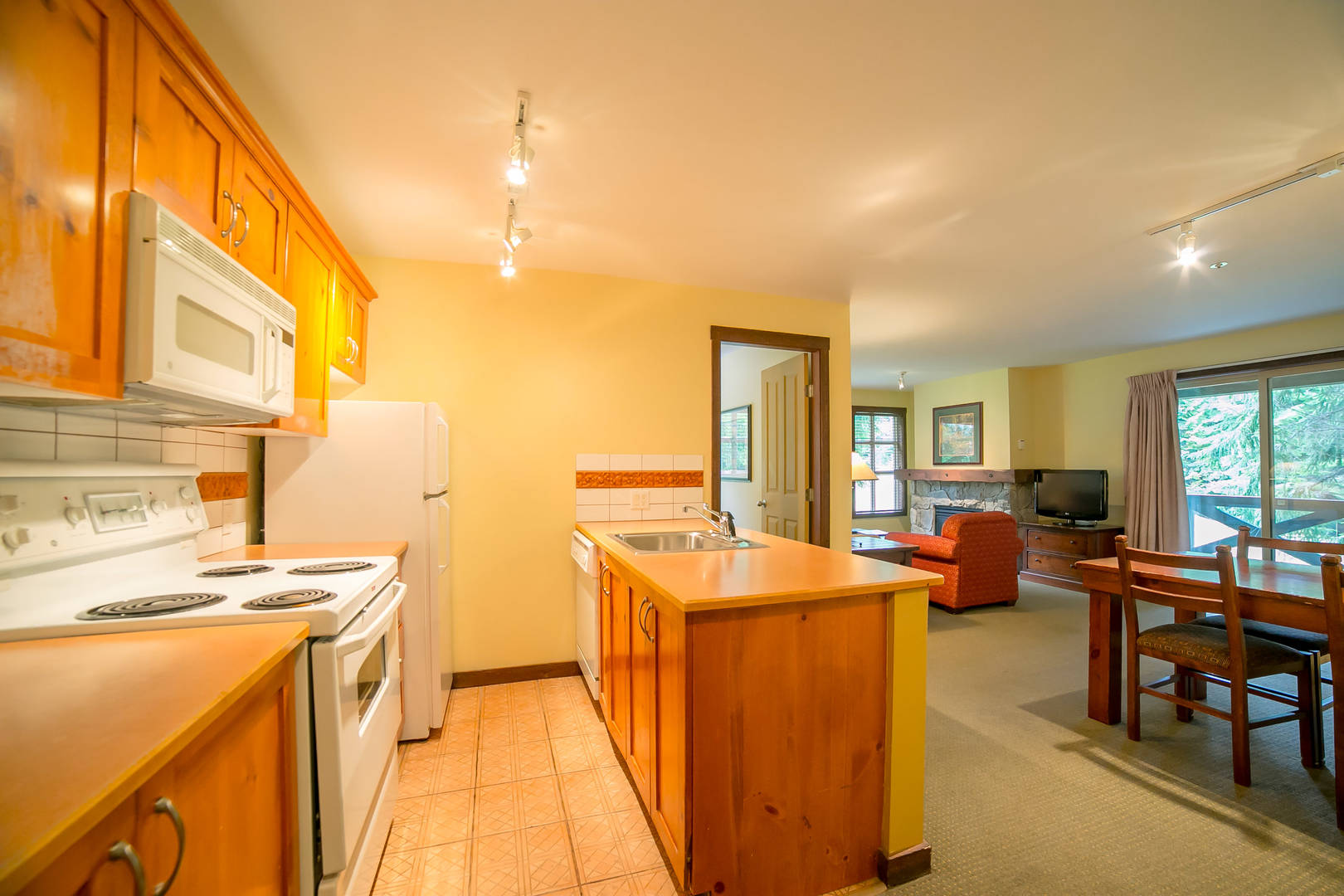 Brivity 4899146 Painted Cliff Road Whistler, BC V0N1B4 Virtual Tour