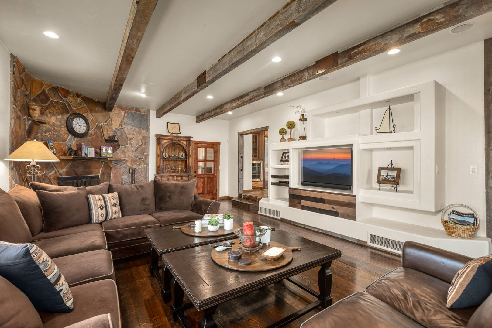 1335 Mooring Rd Columbia Falls, MT 59912