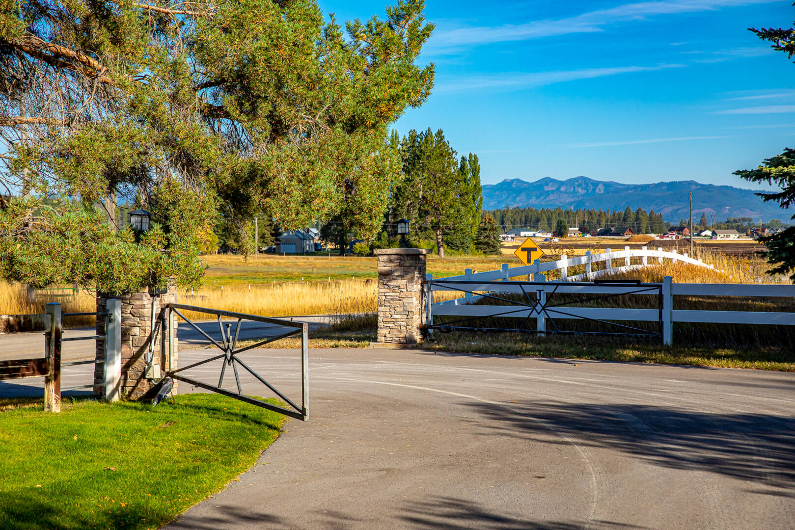 1335 Mooring Rd Columbia Falls, MT 59912