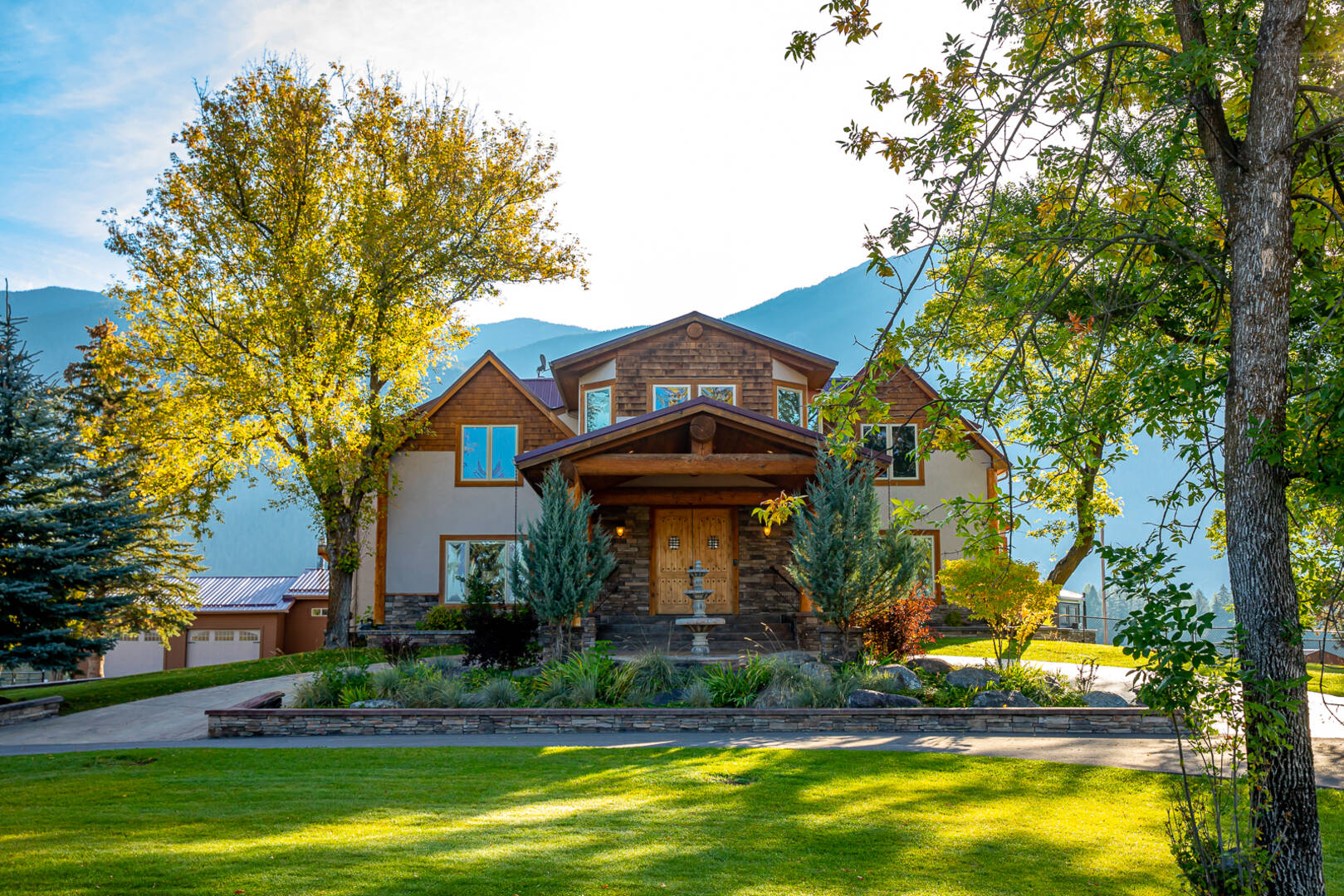 1335 Mooring Rd Columbia Falls, MT 59912