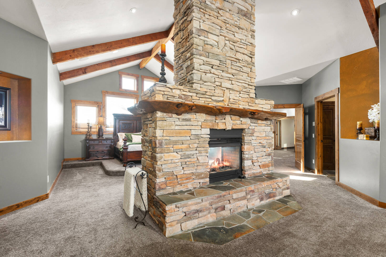 1335 Mooring Rd Columbia Falls, MT 59912