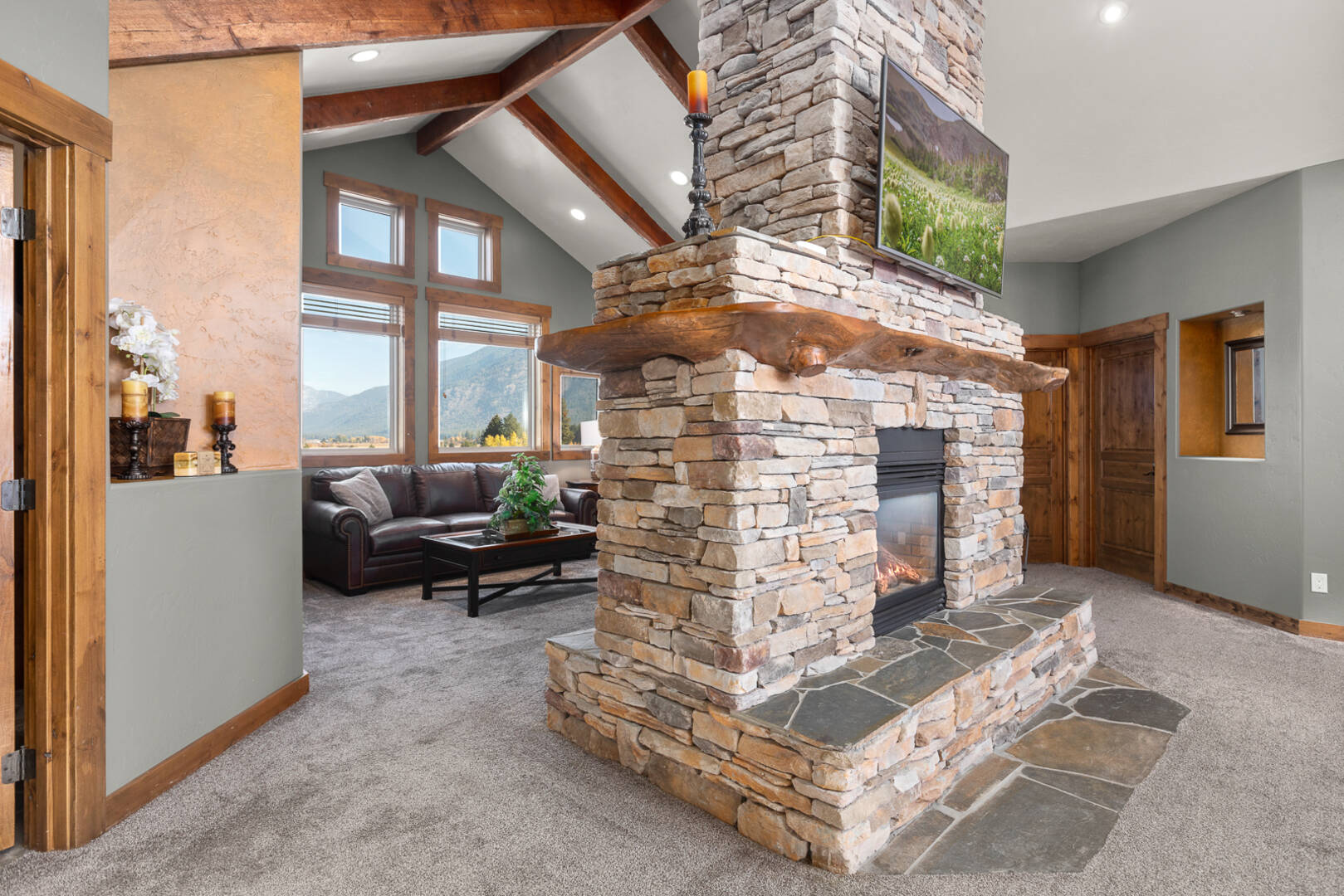 1335 Mooring Rd Columbia Falls, MT 59912