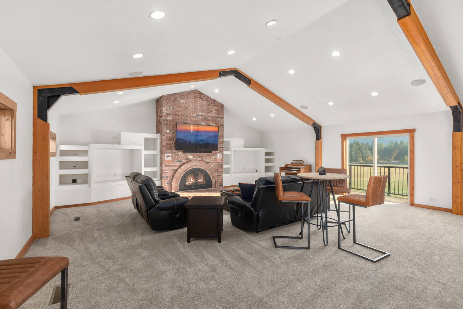 1335 Mooring Rd Columbia Falls, MT 59912