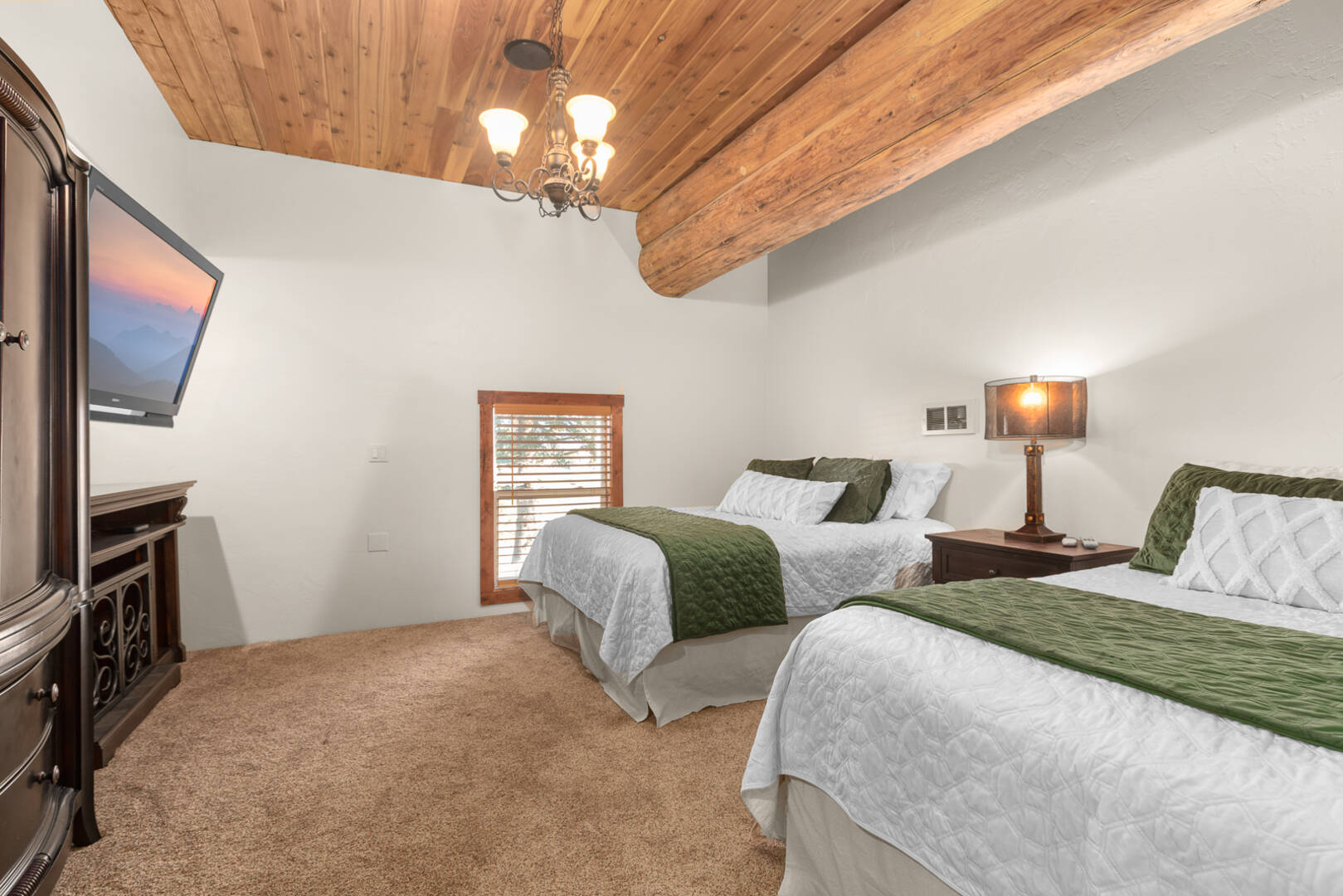 1335 Mooring Rd Columbia Falls, MT 59912
