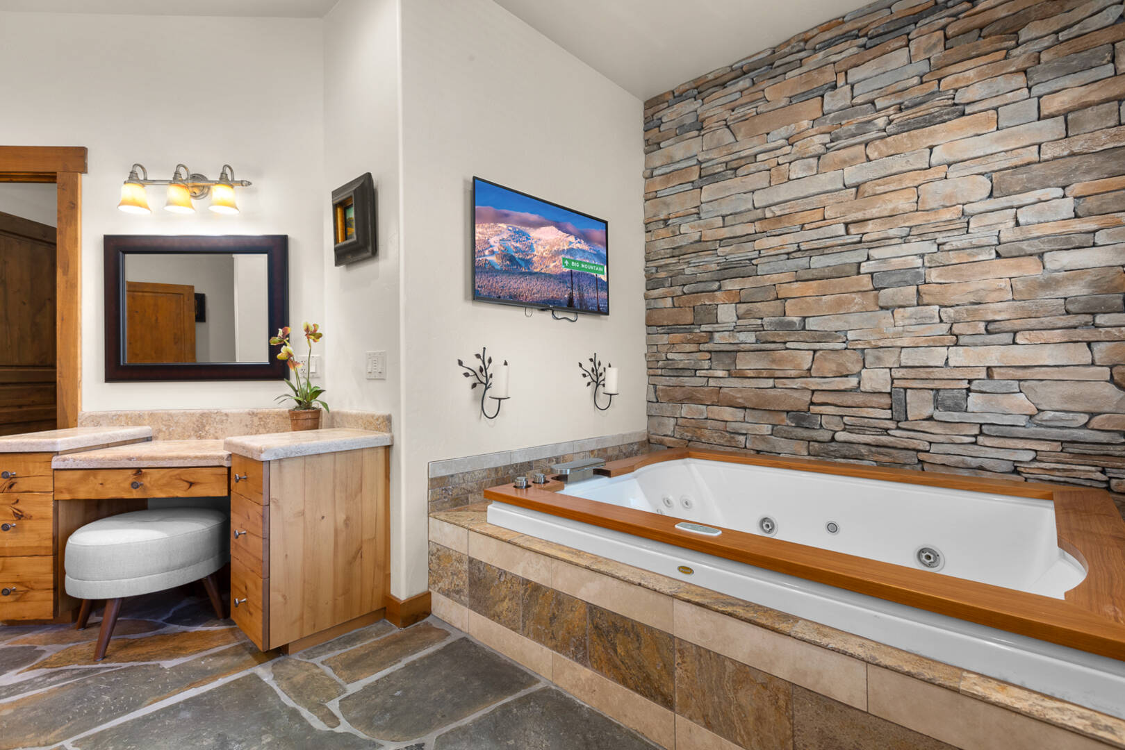 1335 Mooring Rd Columbia Falls, MT 59912