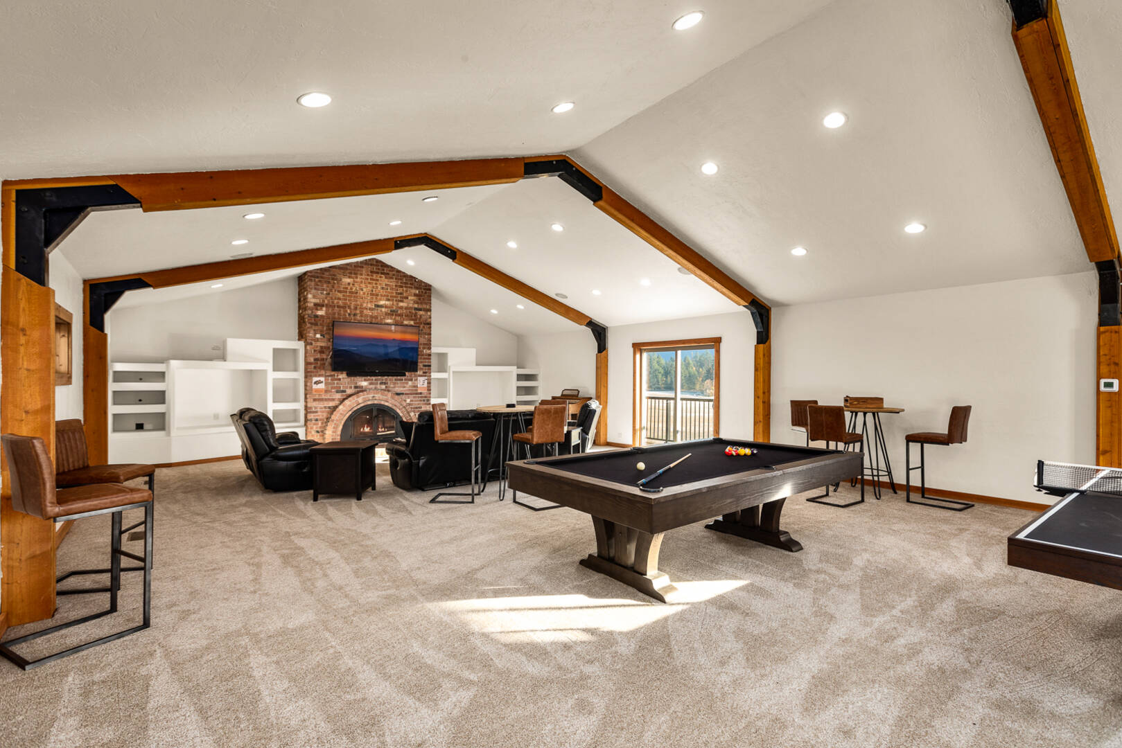1335 Mooring Rd Columbia Falls, MT 59912