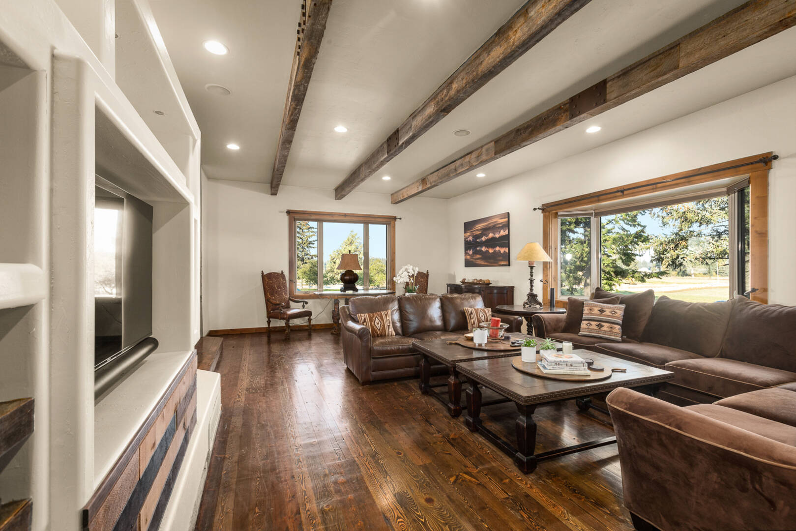 1335 Mooring Rd Columbia Falls, MT 59912