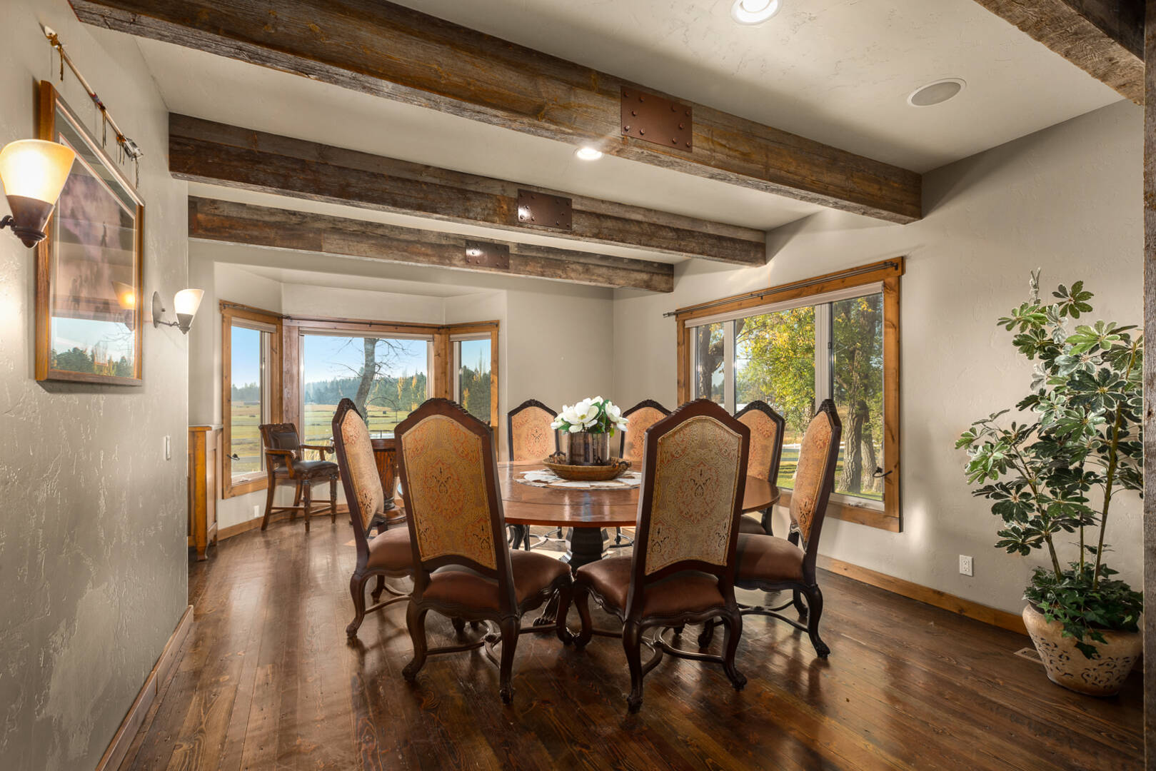 1335 Mooring Rd Columbia Falls, MT 59912