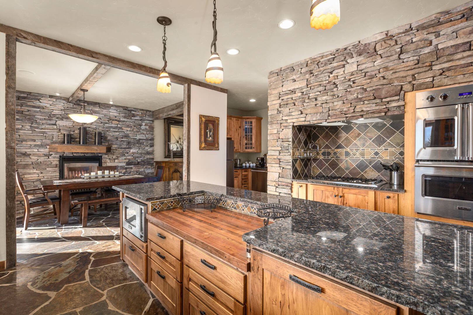 1335 Mooring Rd Columbia Falls, MT 59912