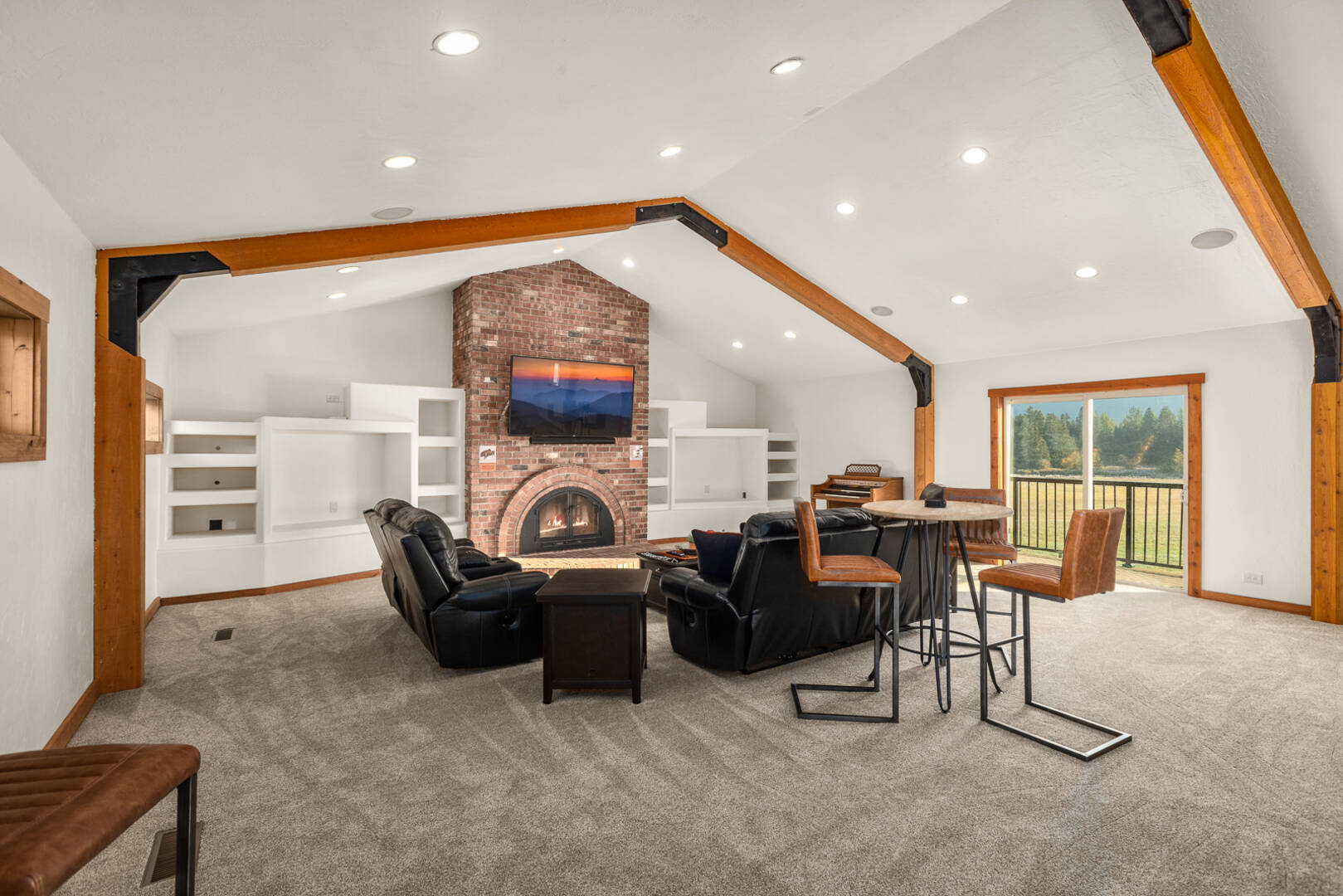 1335 Mooring Rd Columbia Falls, MT 59912
