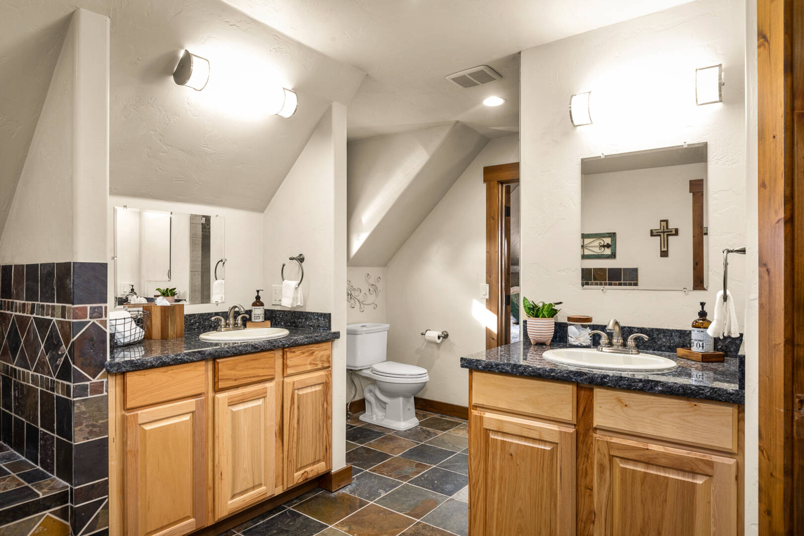 1335 Mooring Rd Columbia Falls, MT 59912