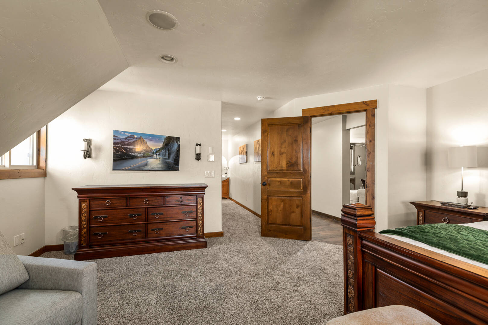 1335 Mooring Rd Columbia Falls, MT 59912