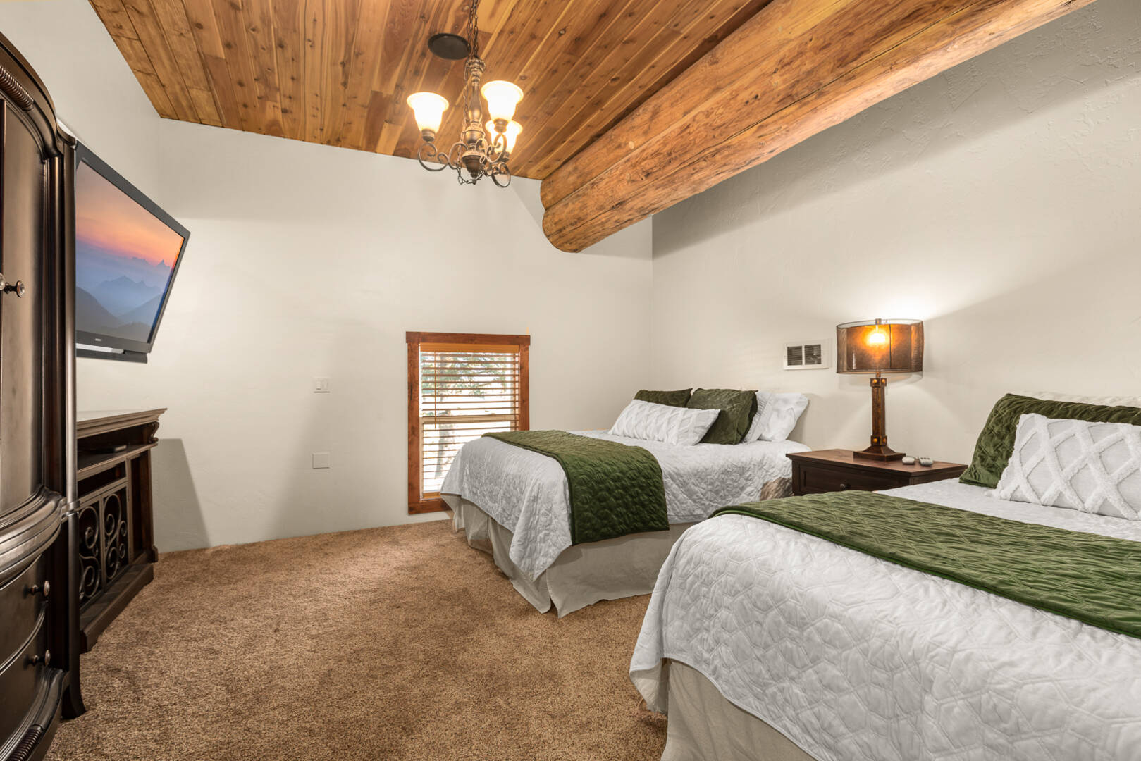 1335 Mooring Rd Columbia Falls, MT 59912