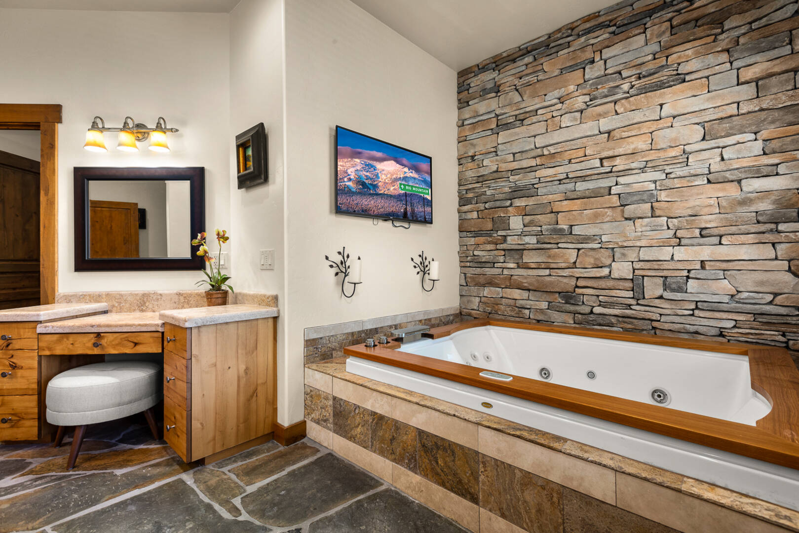 1335 Mooring Rd Columbia Falls, MT 59912