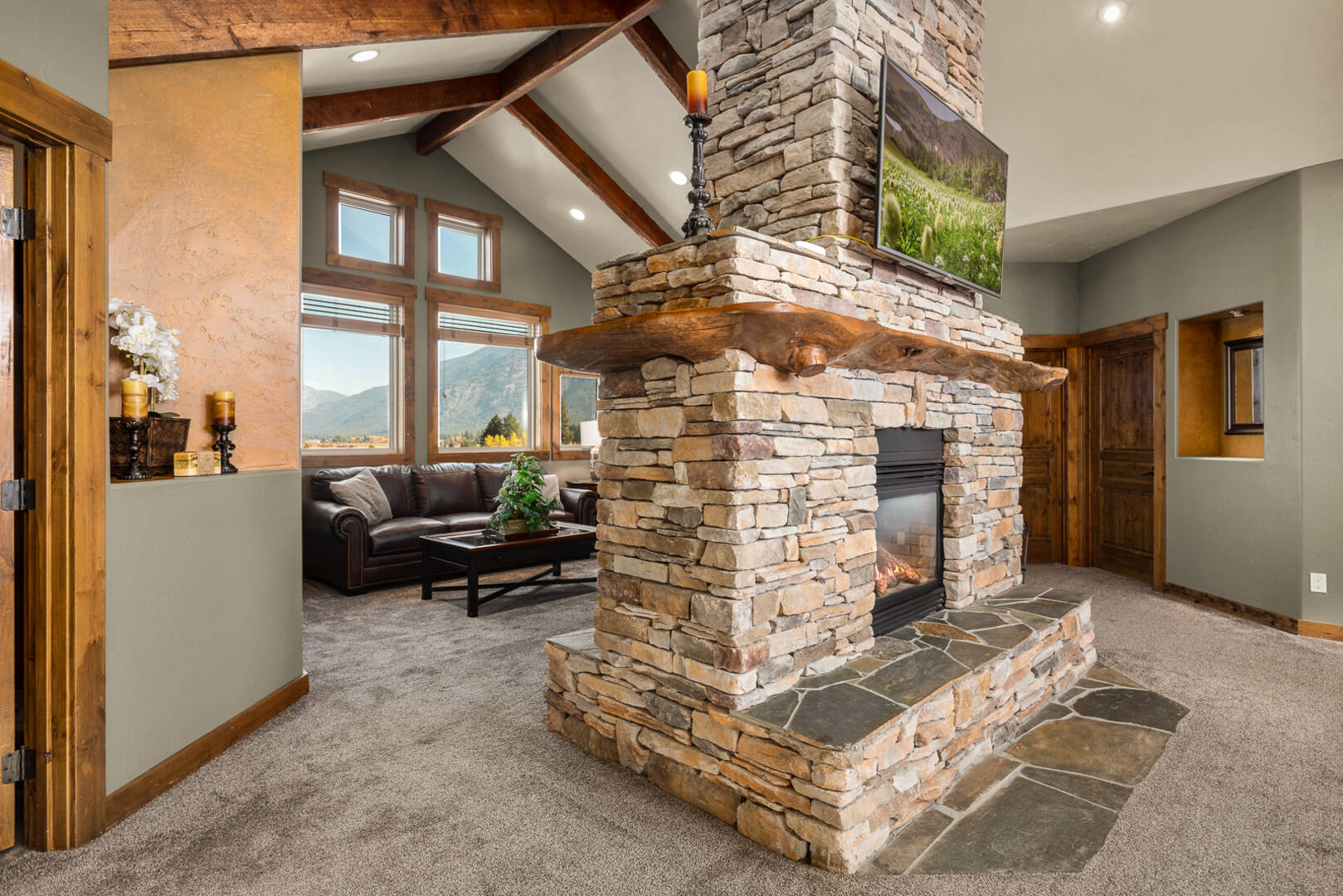 1335 Mooring Rd Columbia Falls, MT 59912