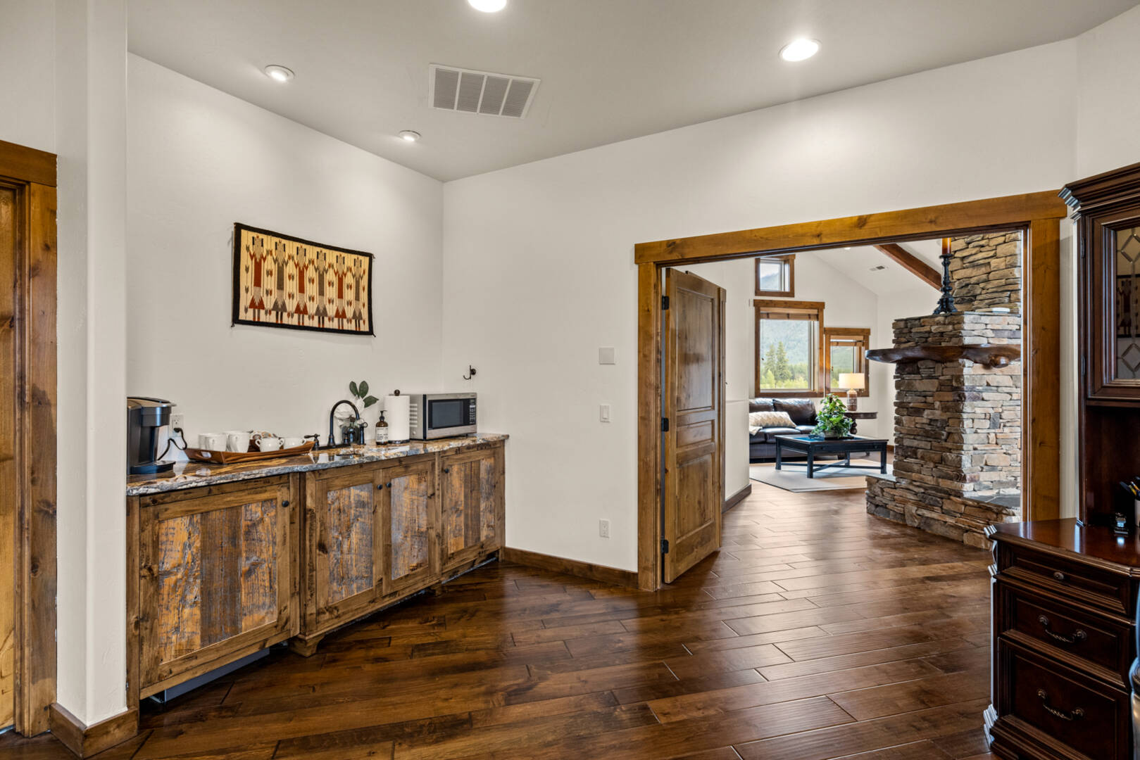 1335 Mooring Rd Columbia Falls, MT 59912