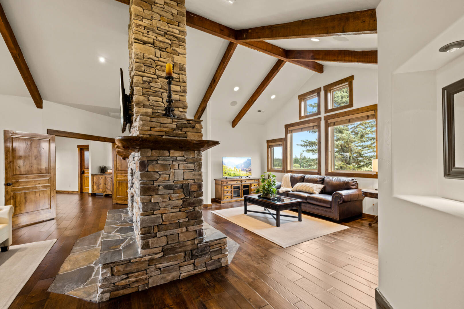 1335 Mooring Rd Columbia Falls, MT 59912