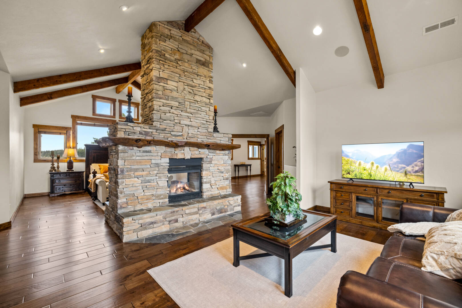 1335 Mooring Rd Columbia Falls, MT 59912