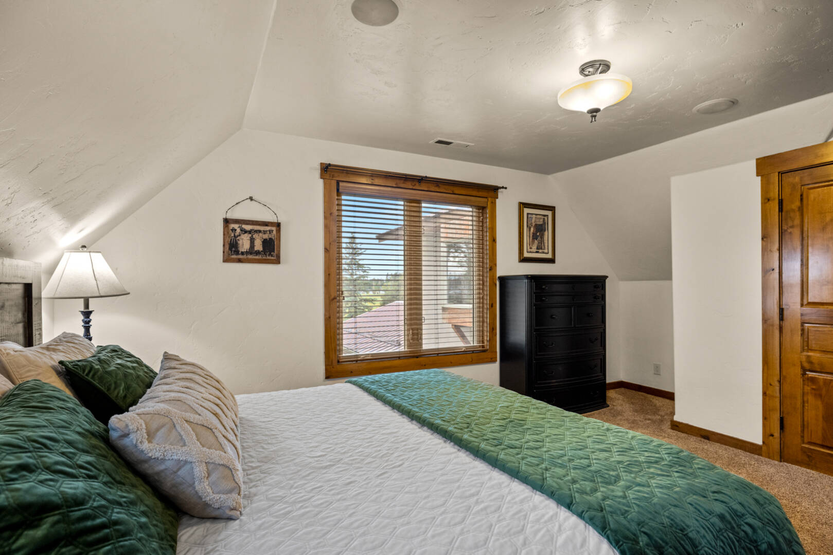 1335 Mooring Rd Columbia Falls, MT 59912
