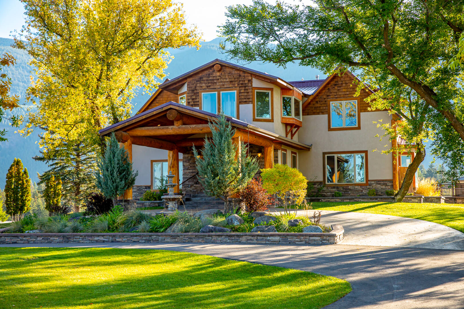 1335 Mooring Rd Columbia Falls, MT 59912