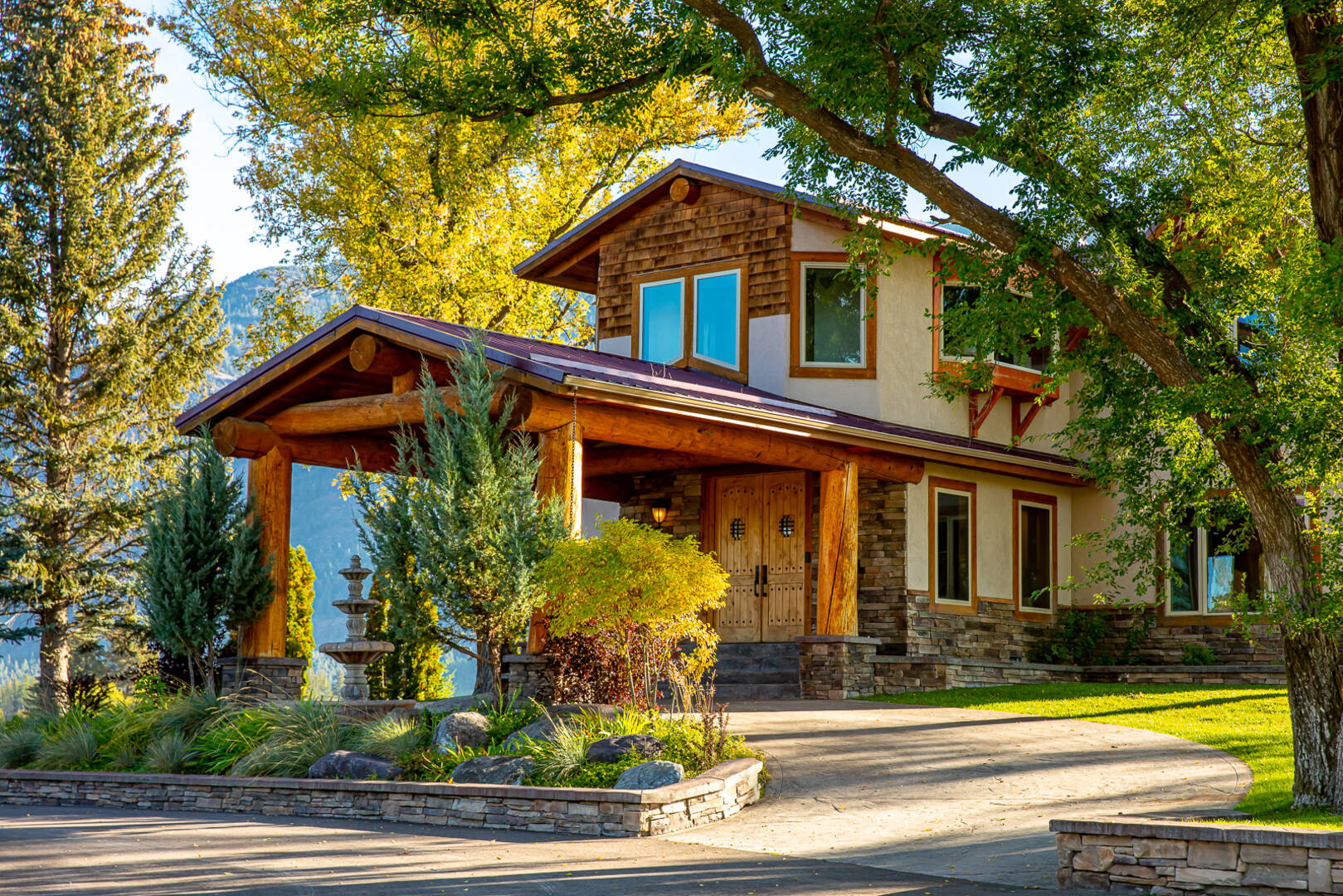 1335 Mooring Rd Columbia Falls, MT 59912