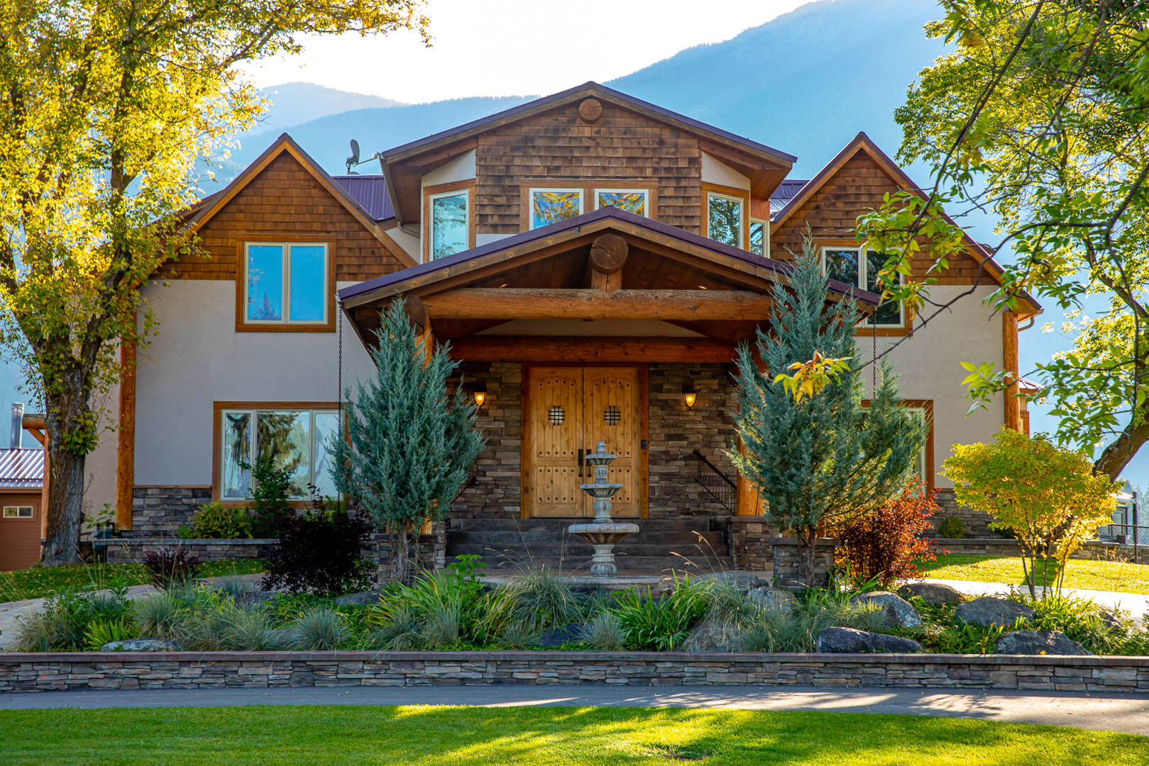 1335 Mooring Rd Columbia Falls, MT 59912