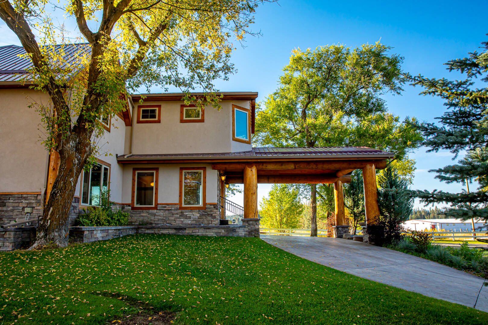 1335 Mooring Rd Columbia Falls, MT 59912