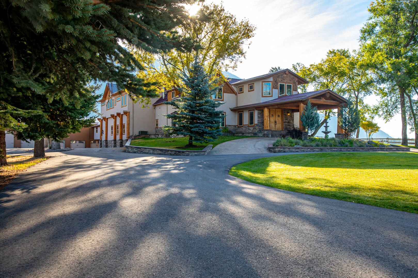1335 Mooring Rd Columbia Falls, MT 59912