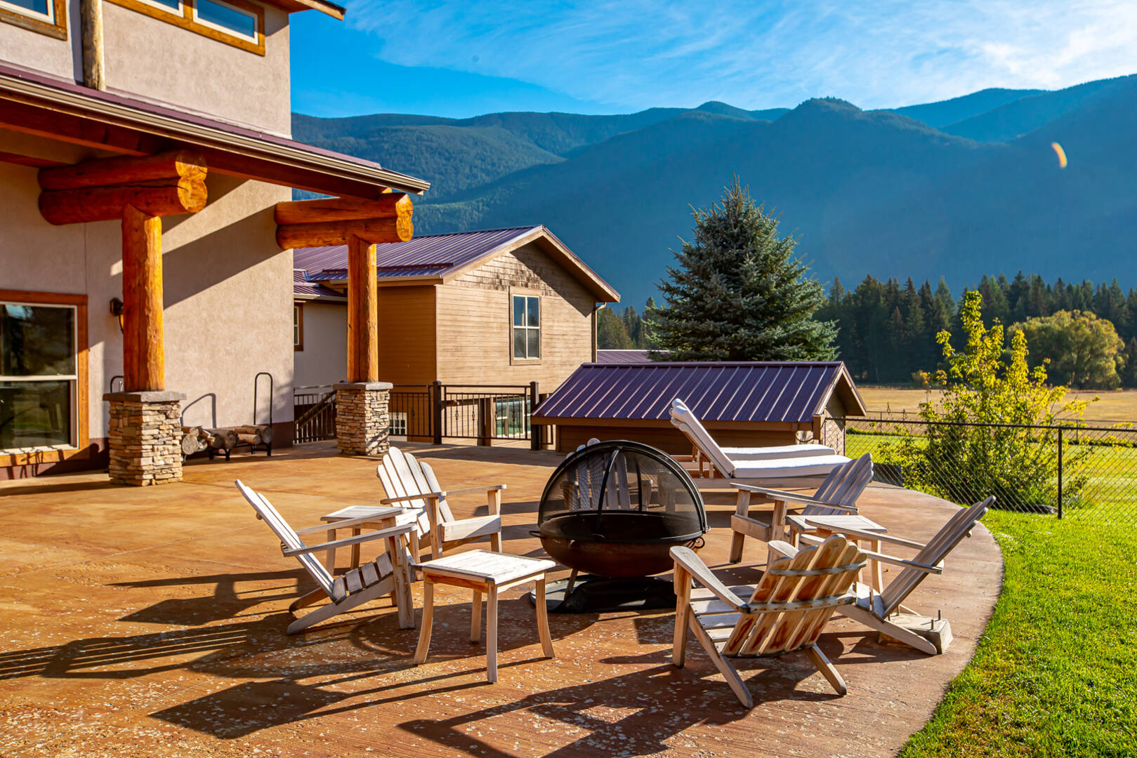 1335 Mooring Rd Columbia Falls, MT 59912