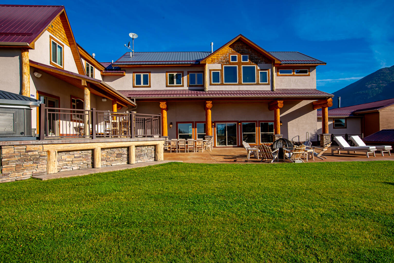 1335 Mooring Rd Columbia Falls, MT 59912