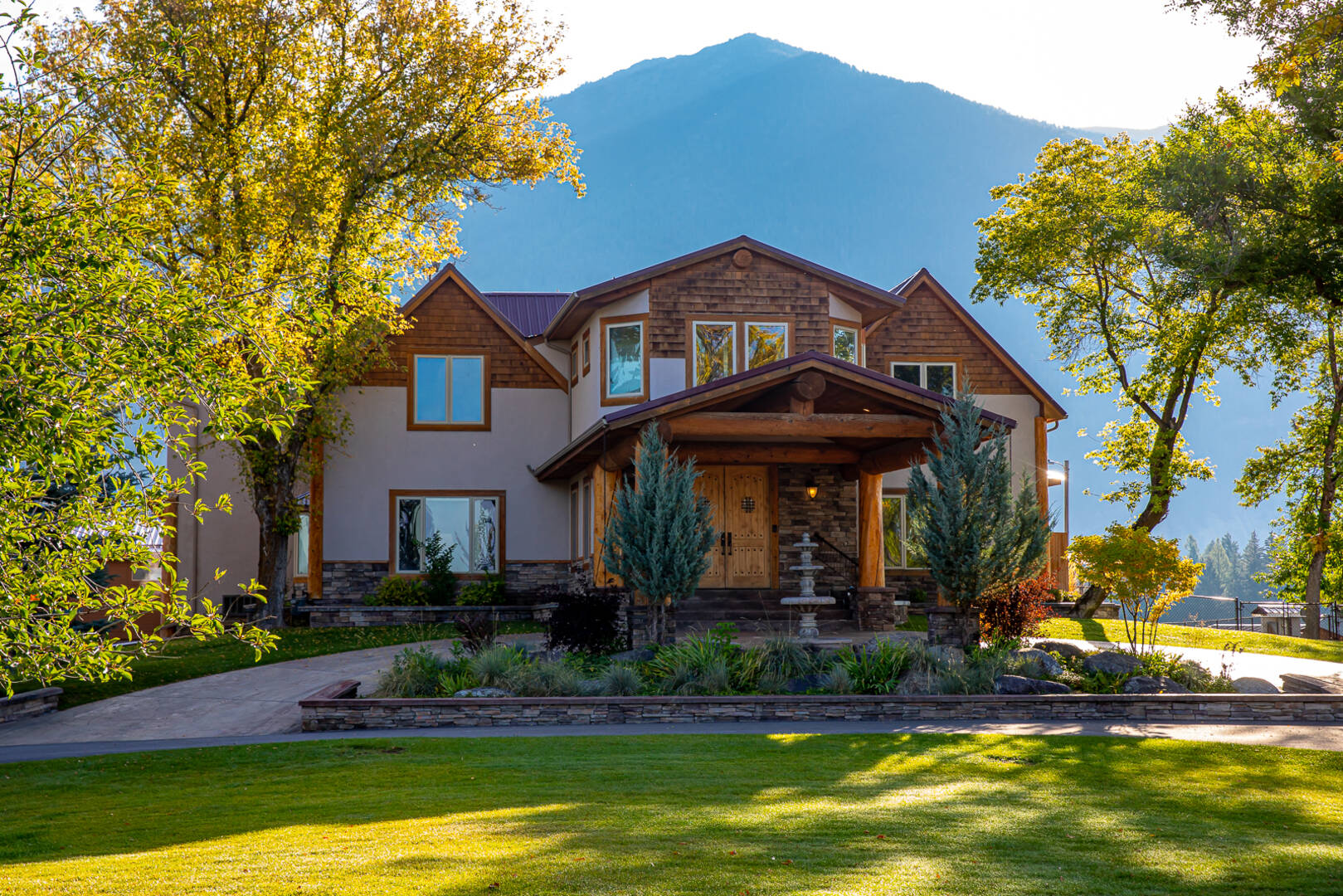 1335 Mooring Rd Columbia Falls, MT 59912