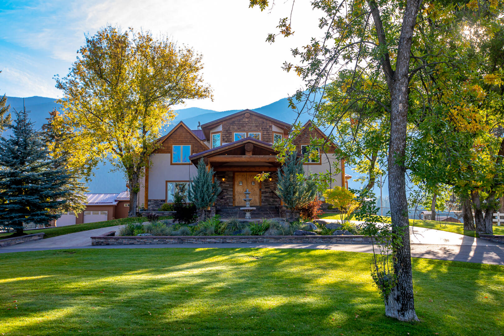 1335 Mooring Rd Columbia Falls, MT 59912