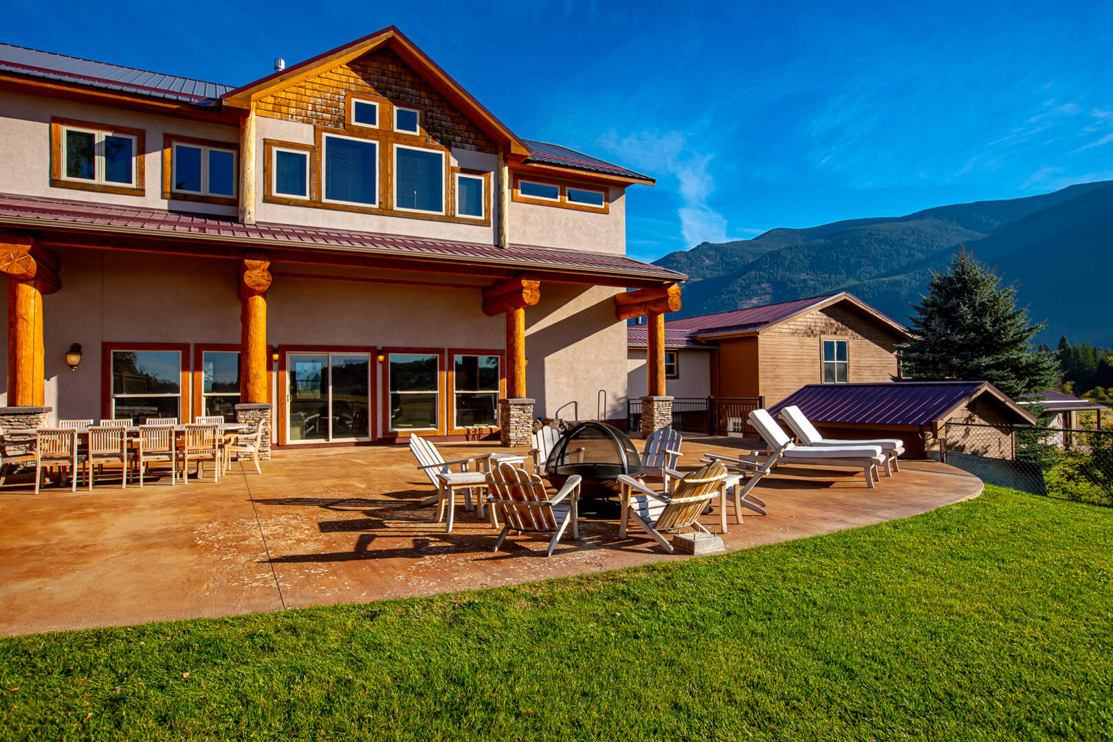 1335 Mooring Rd Columbia Falls, MT 59912