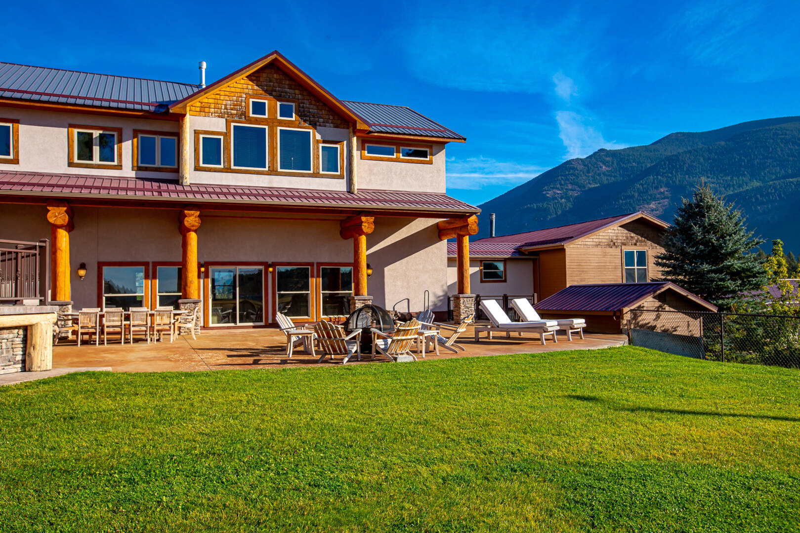 1335 Mooring Rd Columbia Falls, MT 59912