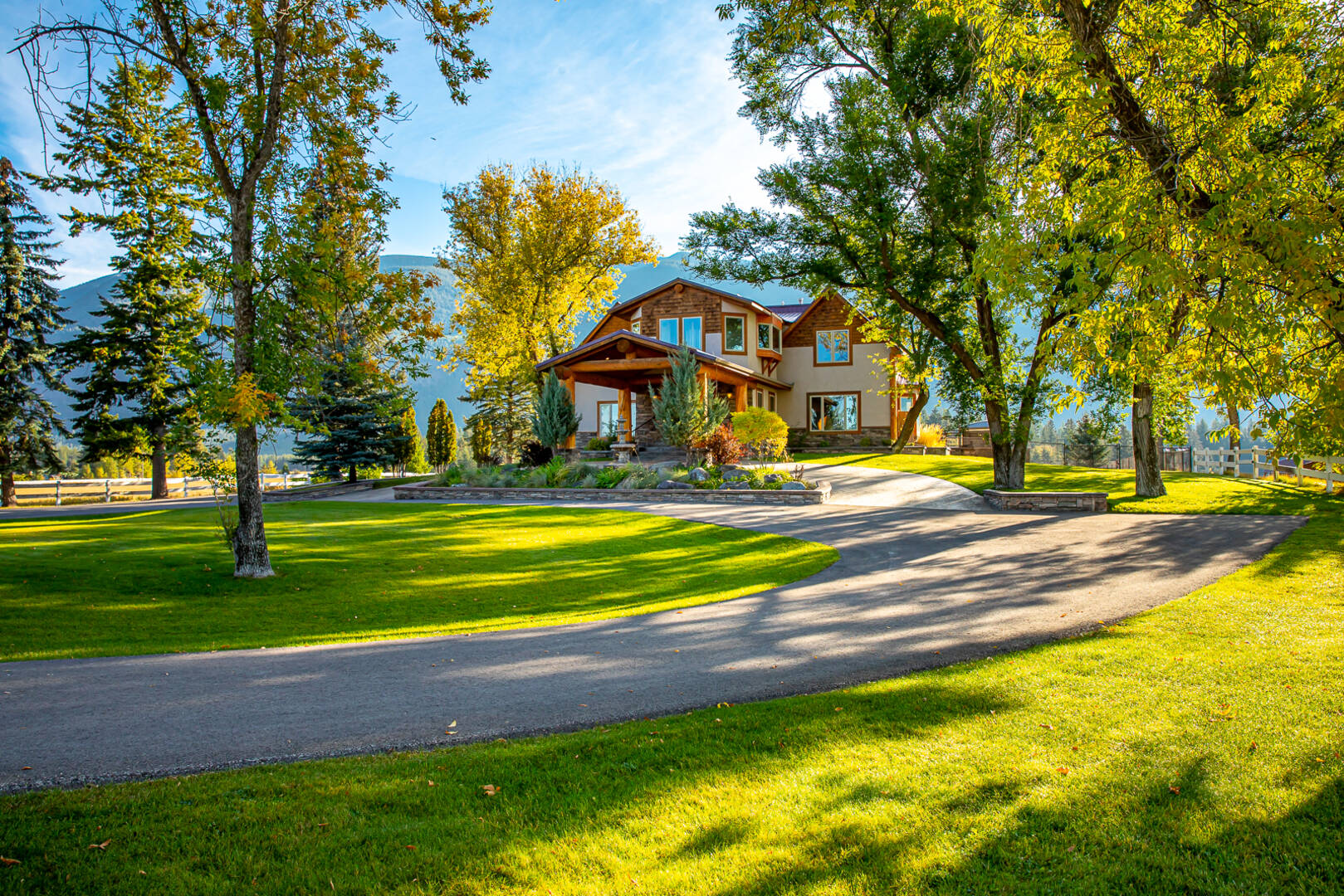 1335 Mooring Rd Columbia Falls, MT 59912
